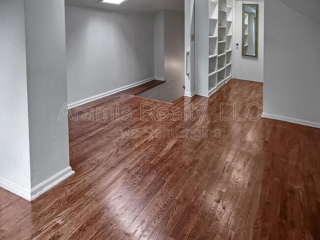 Building Photo - 1457 Clairmont Rd