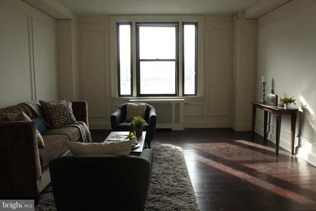 Building Photo - 2031 Locust St