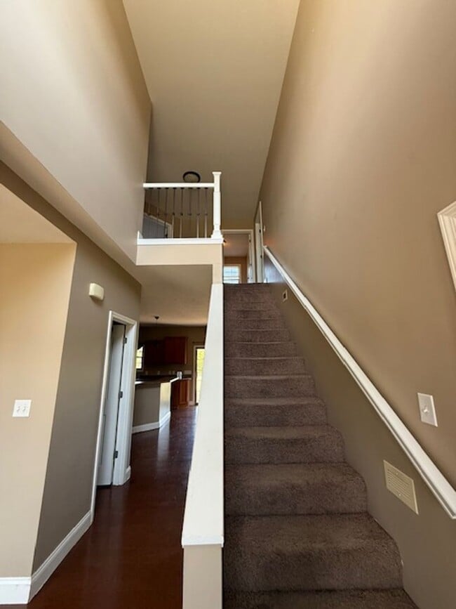 Building Photo - 616 Wintergreen Dr