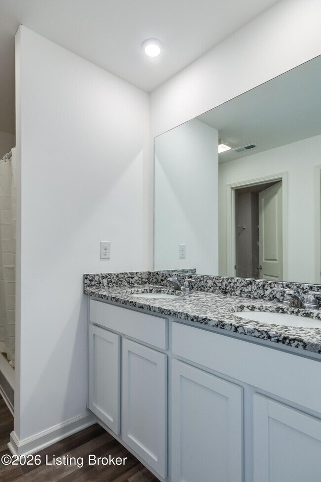 Building Photo - 109 Elegance Wy