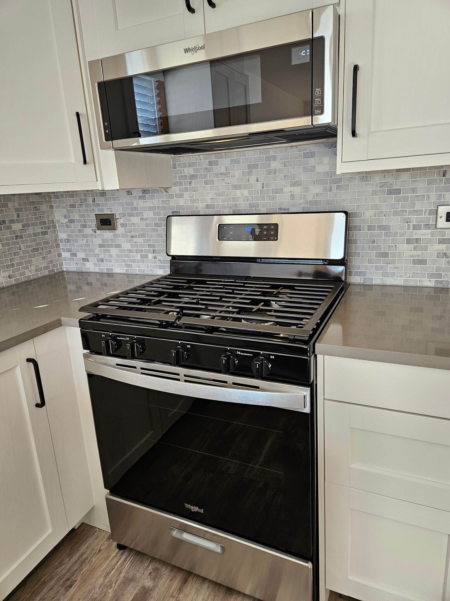 Building Photo - 6313 W Montrose Ave