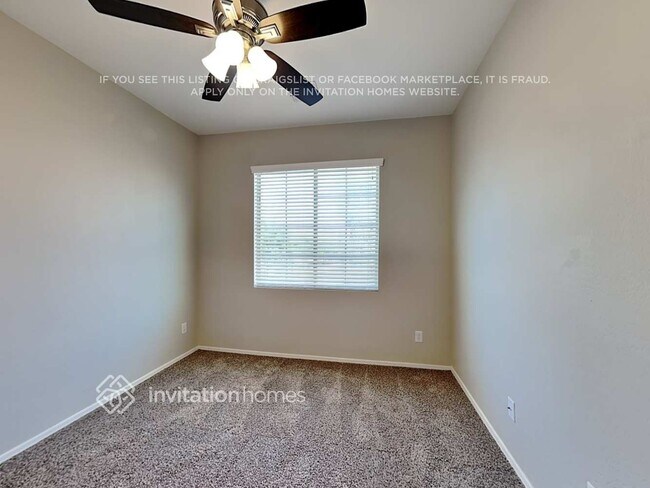 Building Photo - 3523 S Swan Dr