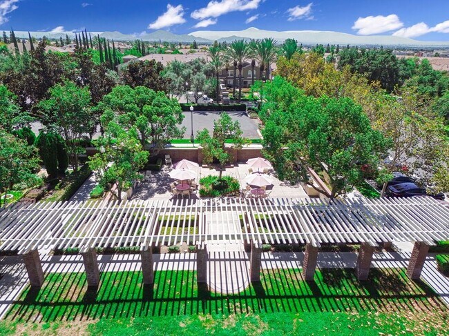 Building Photo - 15723 Parkhouse Dr