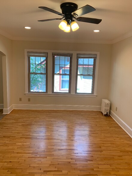 Primary Photo - 1186 Grand Ave