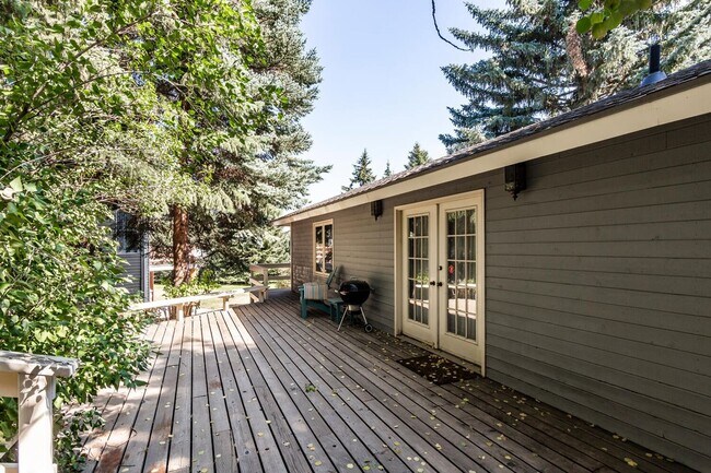 Building Photo - 2164 Three Kings Ct