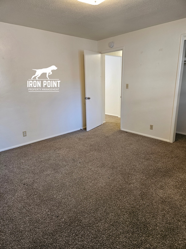 Building Photo - North Boise Duplex w/2 beds, 1bath, W/D, a...