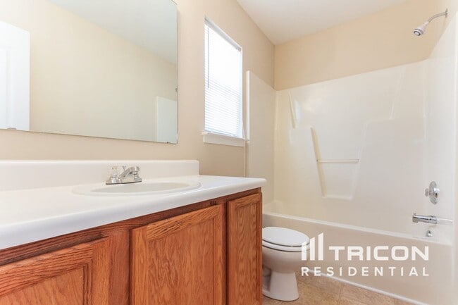 Building Photo - 6724 Commack Dr