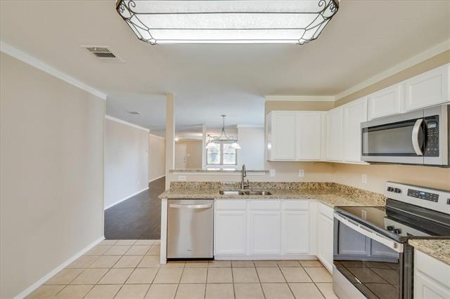 Building Photo - 1825 Lariat Dr