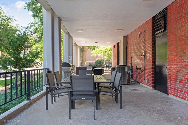 Building Photo - 1255 N Sandburg Terrace