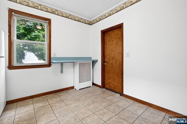 Building Photo - 319 Paterson Ave