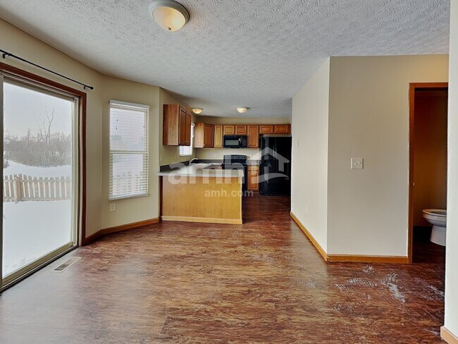 Building Photo - 748 Woodington Dr