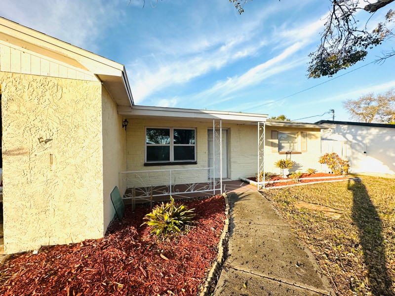 Building Photo - 3545 Holiday Lake Dr