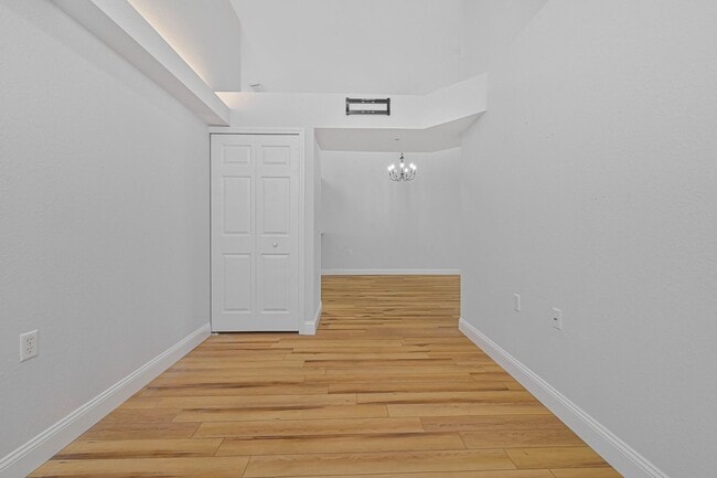 Building Photo - ** 2Bed / 2Bath - Beautiful Condo in Bonit...