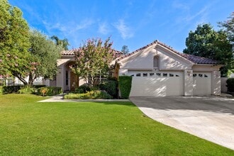 Building Photo - Spacious 3 Bedroom + Office in Seven Oaks ...
