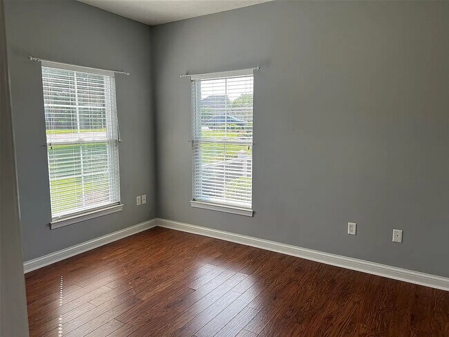 Building Photo - 2500 Crossings Blvd