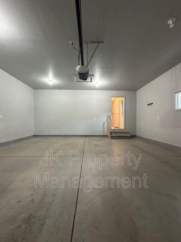 Building Photo - 3209 Wild Rose Ln