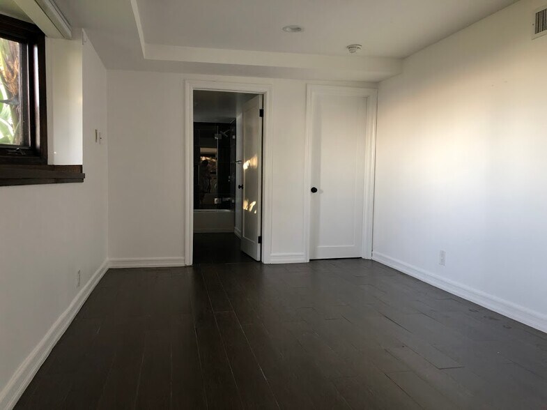 Building Photo - 11420 Decente Ct