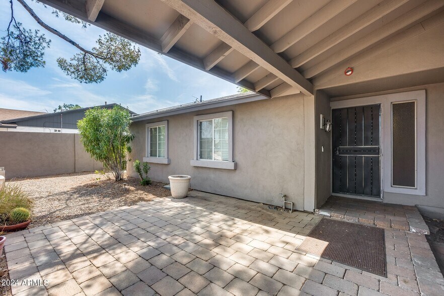 Building Photo - 2933 W Muriel Dr