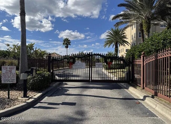 Building Photo - 424 Luna Bella Ln