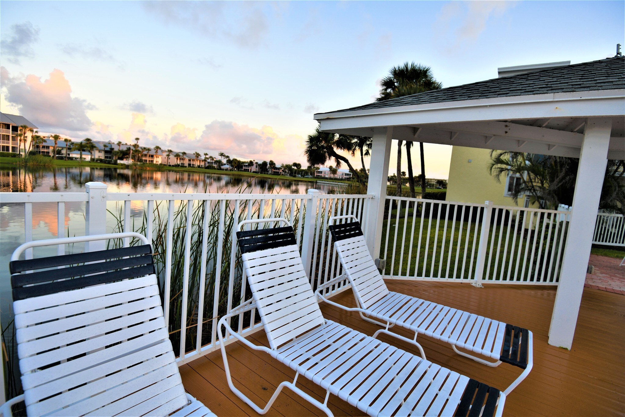 Building Photo - 5579 NE Gulfstream Way