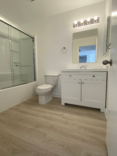 Building Photo - 465 Oak St