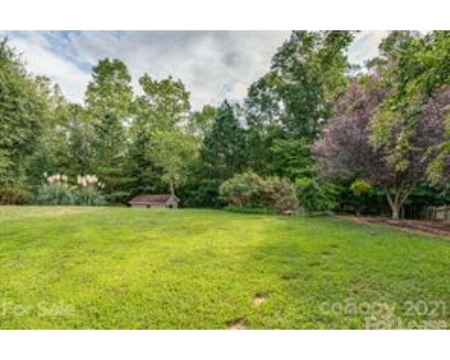 Building Photo - 1505 Niall Ln