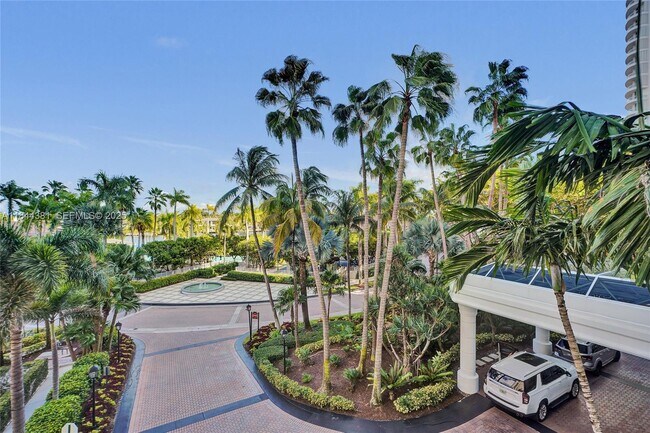 Building Photo - 21150 Point Pl