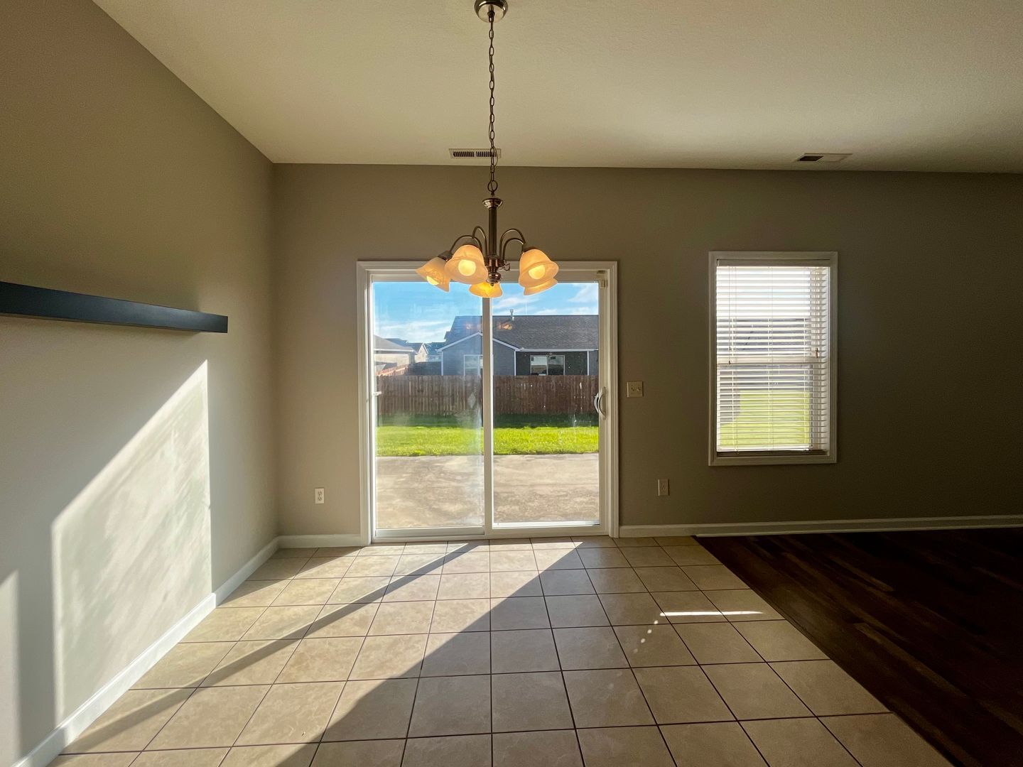 Building Photo - 11013 Calera Passage