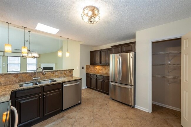 Building Photo - 3100 Pebble Creek Ln