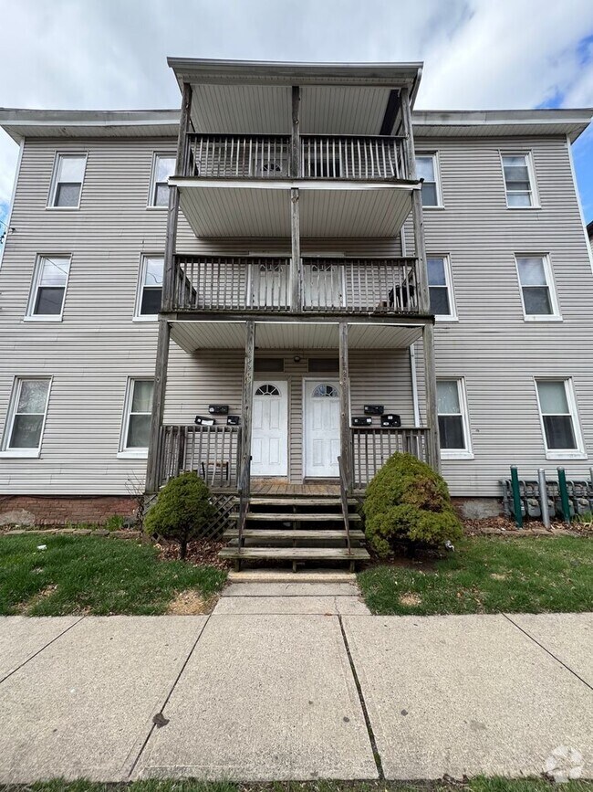 Building Photo - 207-209 Glen Street