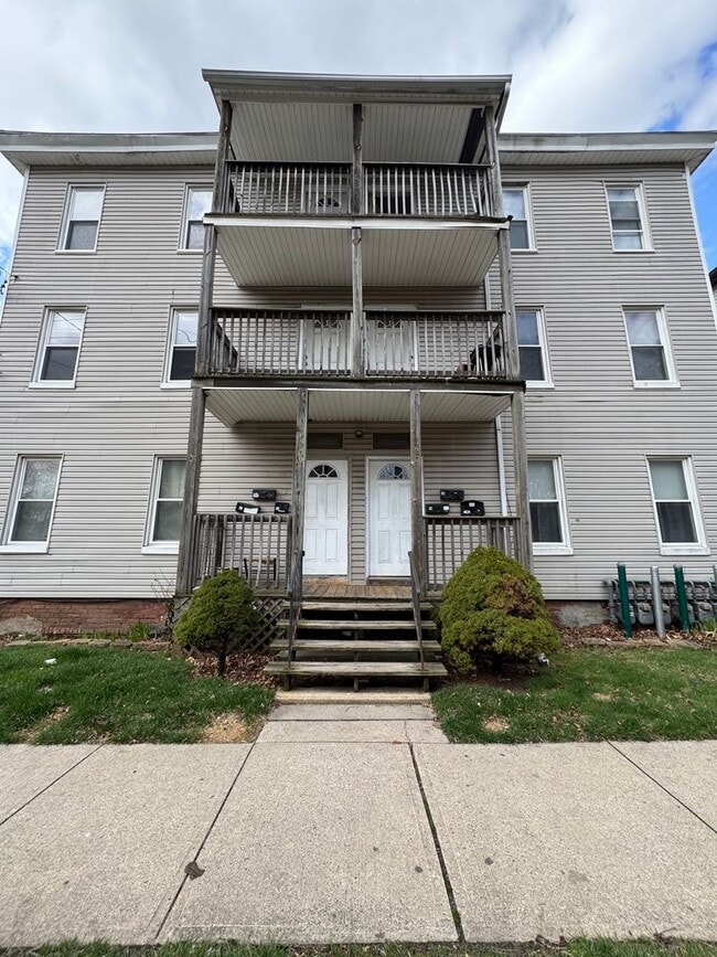 Primary Photo - 207-209 Glen Street