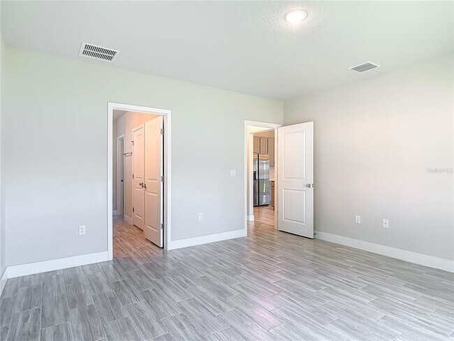 Building Photo - 60 Ballenger Ln