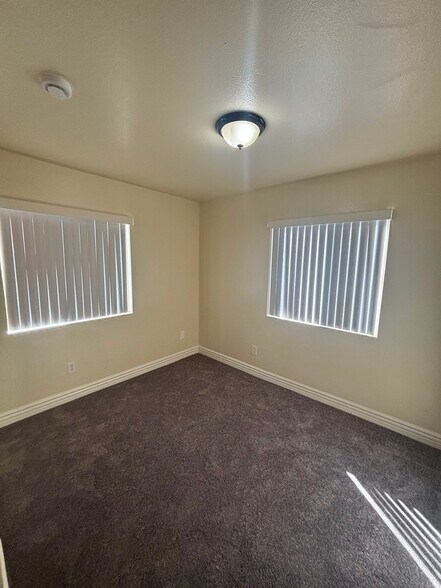 Building Photo - 846 E 109th St