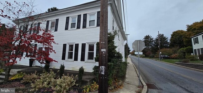 Building Photo - 2196 Spinnerstown Rd