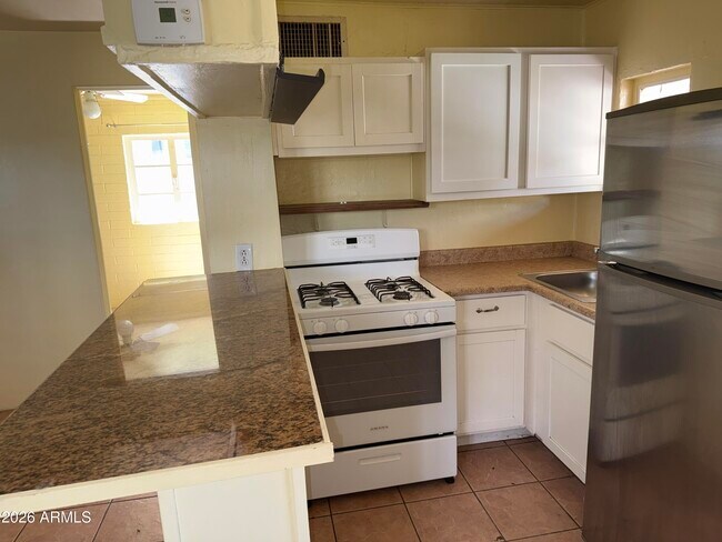 Building Photo - 3014 N 38th St