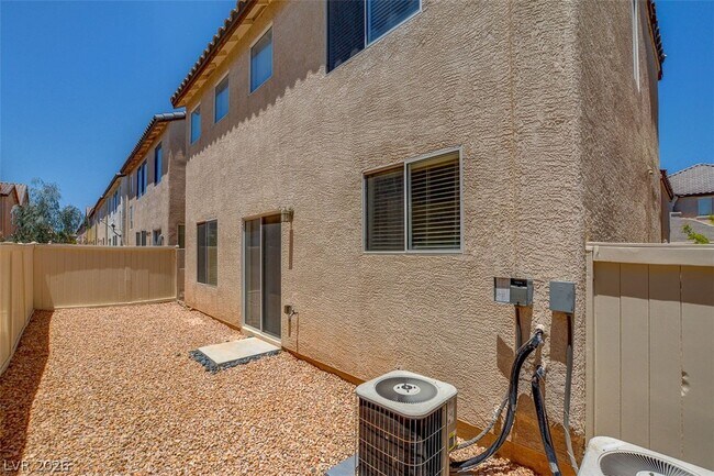 Building Photo - 5003 Groveland Ave