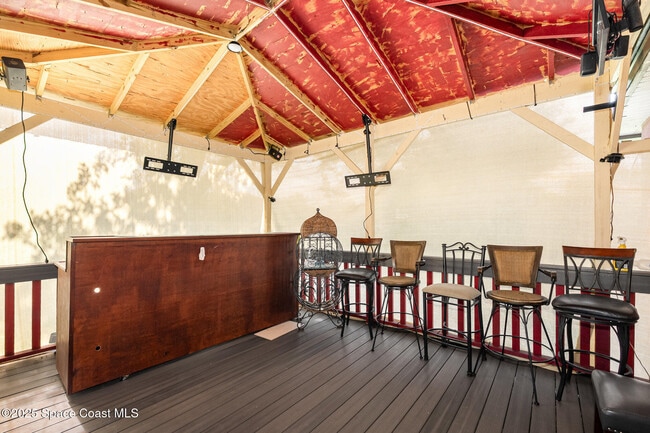 Building Photo - 6105 Banyan St