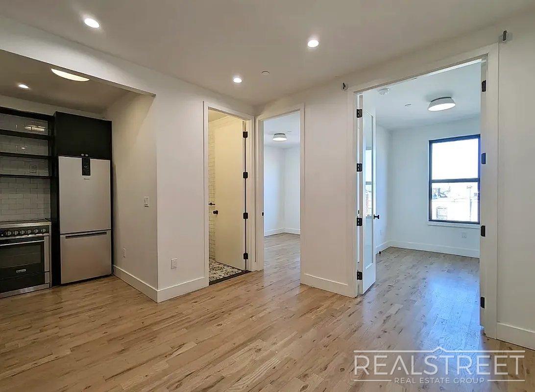 Building Photo - Brand New 3BR/2BA Duplex with Private Roof Terrace | Sunlit & Pet-Friendly
