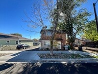 Building Photo - <B>Central Reno Two Bedroom Apartment<br><br>