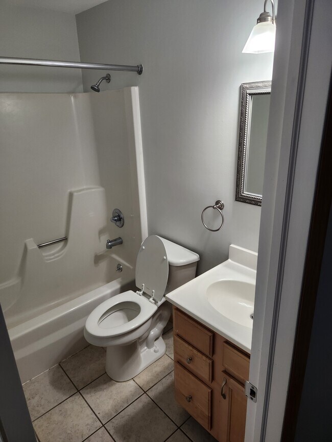 Building Photo - 321 31st St