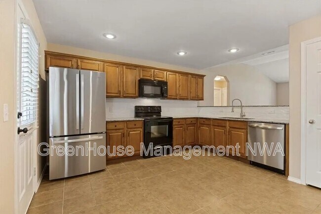 Building Photo - 2705 SW Greensprings Rd