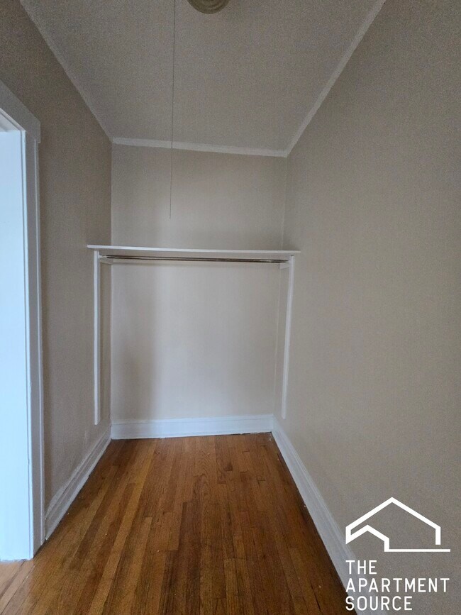 Building Photo - 4107 N Sacramento Ave
