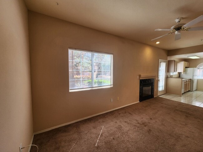 Building Photo - Fabulous First Floor Condo!