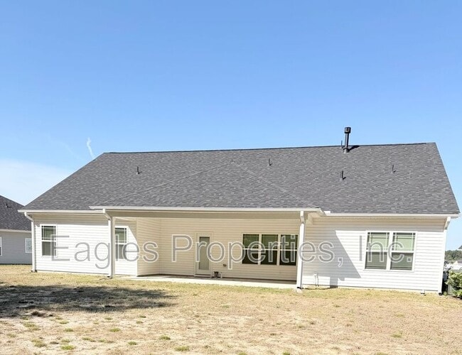 Building Photo - 208 Bay Hill Dr