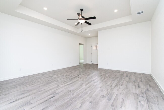 Building Photo - 1418 Cedar River Ln
