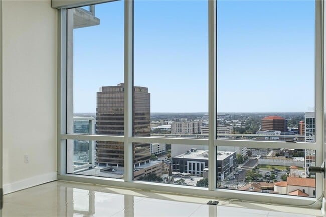 Building Photo - 150 E Robinson St