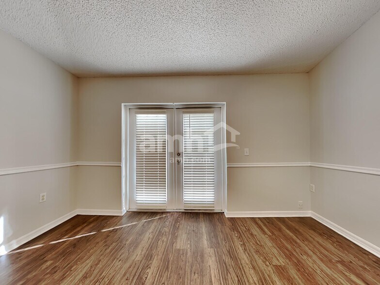 Building Photo - 3293 Carlotta Rd