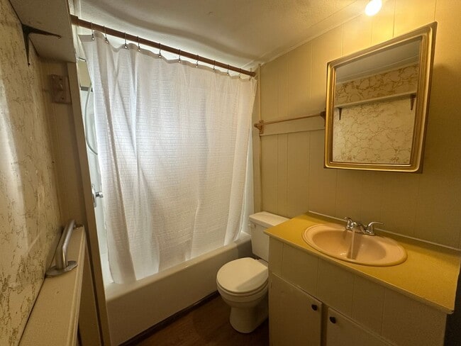 Building Photo - 1 Bedroom 1 Bathroom Mobile Home located in Aztec, NM available to rent