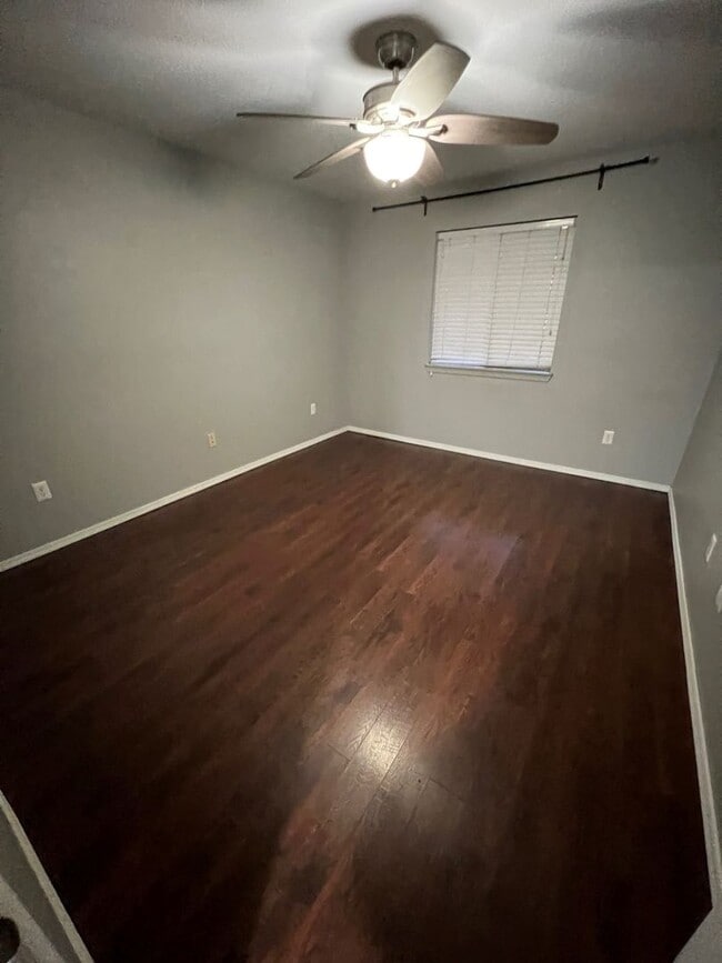 Building Photo - RENT REDUCED! ARBORS - Super Cute 2 bedroo...