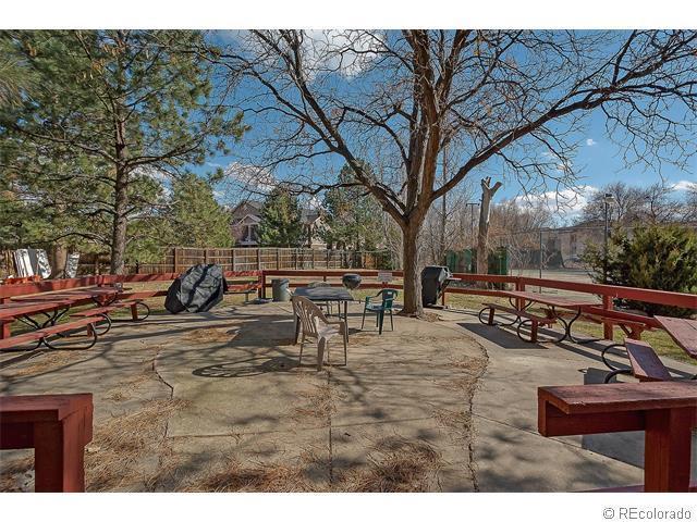 Building Photo - Great location off Leetsdale/Parker and Fl...